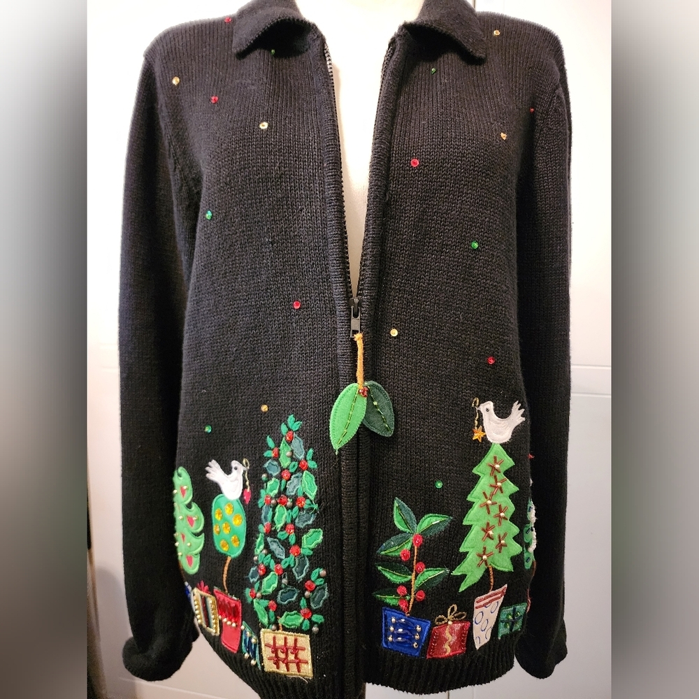 Preowned vintage Heirloom Collectibles medium‎ decorated sweater